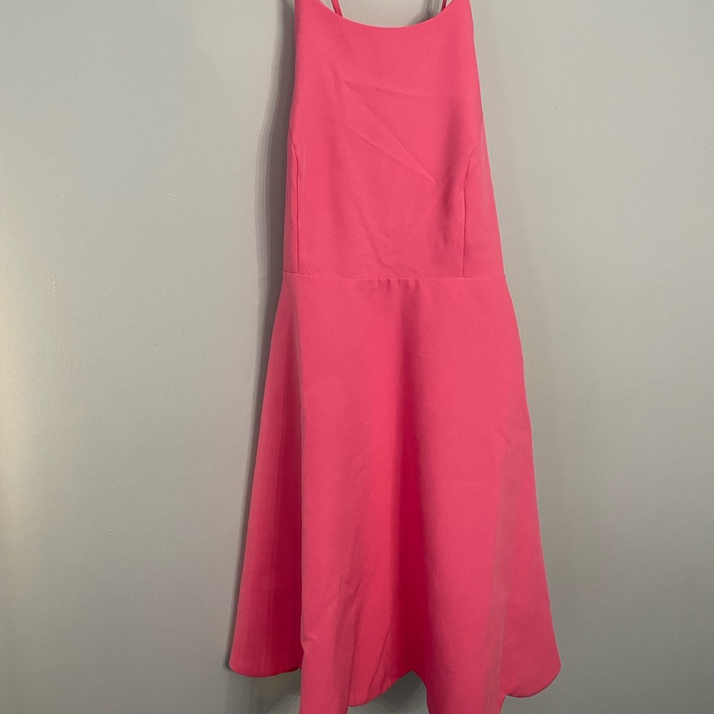 Lulu’s pink dress